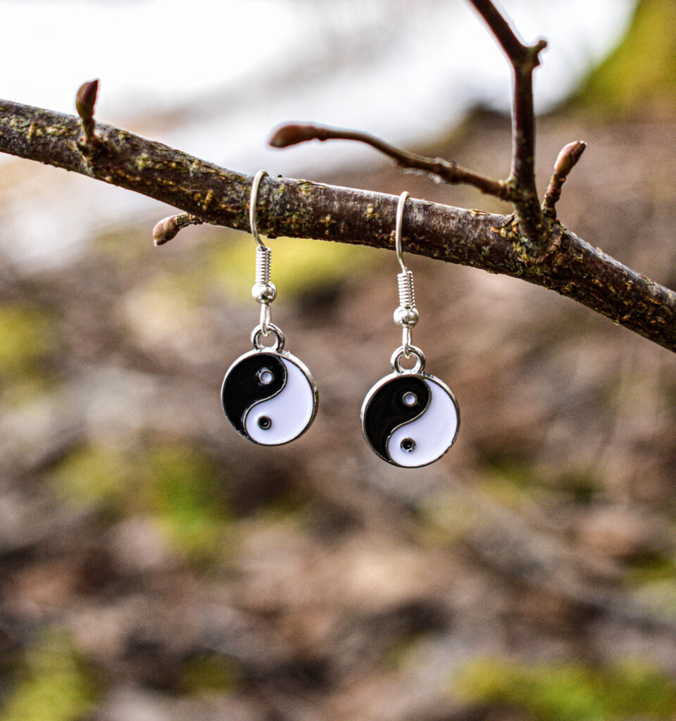 Yin-Yang kõrvarõngad