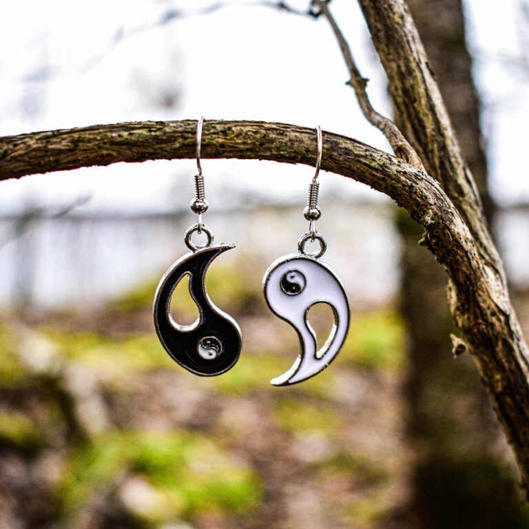 Yin-Yang kõrvarõngad