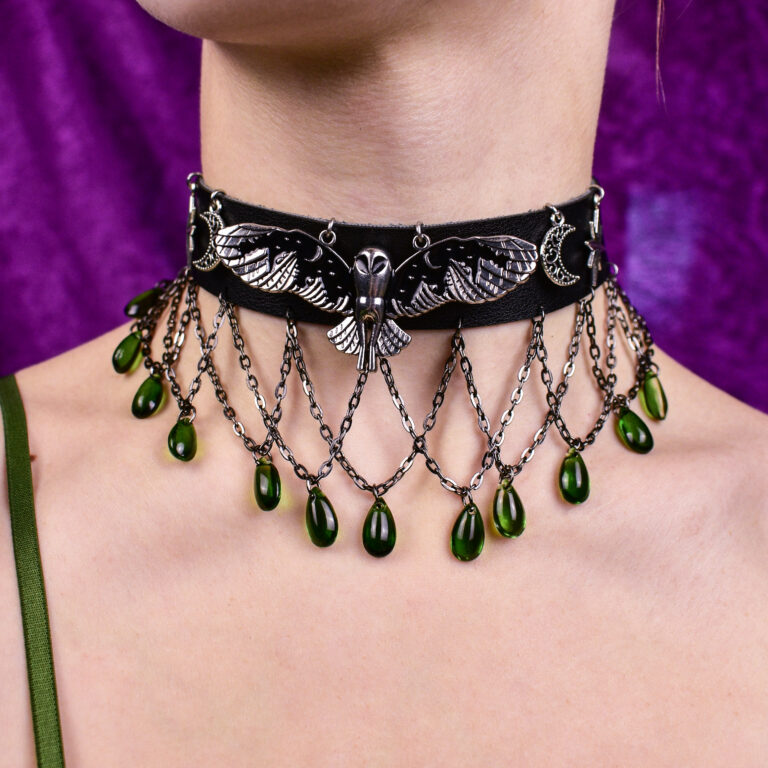 Öökulli ja pärlitega uhke choker