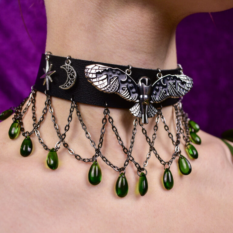 Öökulli ja pärlitega uhke choker