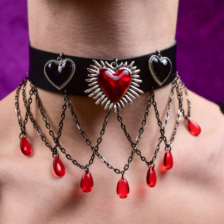 Südamete ja pärlitega choker