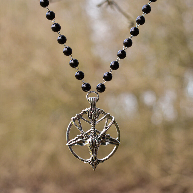 Baphomet mustadest pärlitest ketiga kaelakee