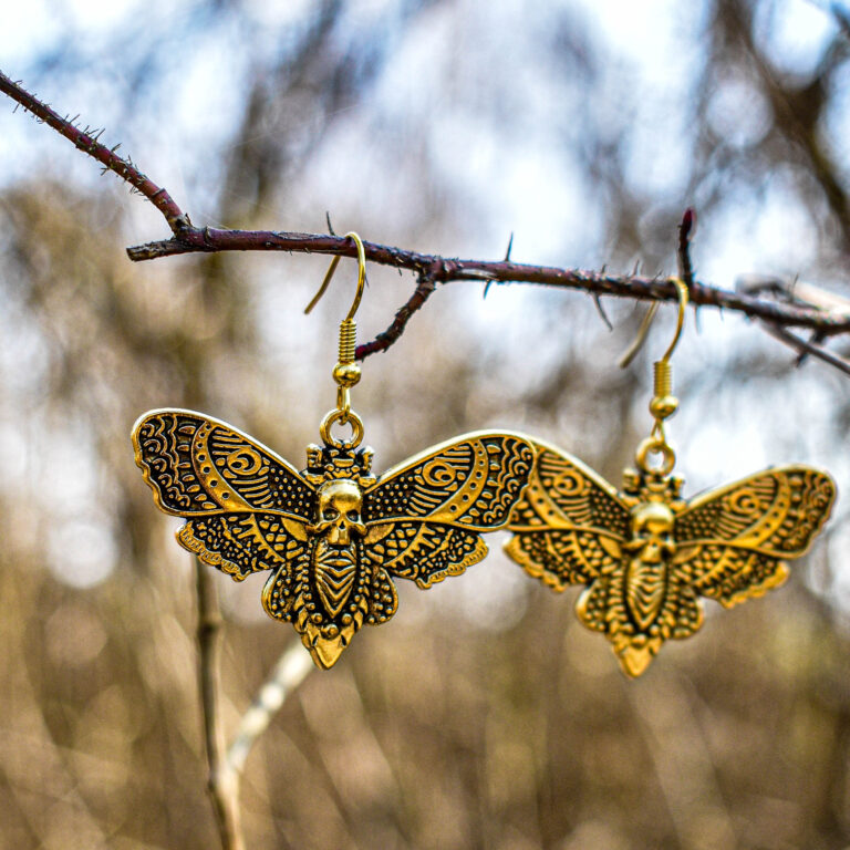 Kuldsed death moth kõrvarõngad